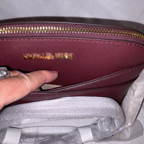 New Michael Kors Jet Set Travel Medium Dome Crossbody Saffiano Leather Oxblood - Picture 5 of 11